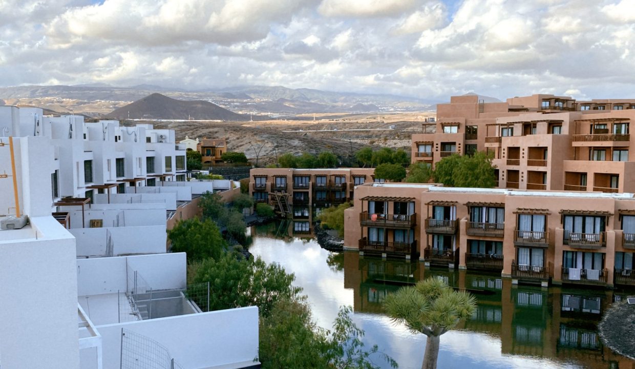 8fb8a178-d7d8-499c-ae64-21d188767b41