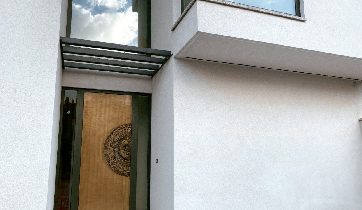 d3f9c9b4-aef2-4ffd-9207-b0f9f89e7ff5