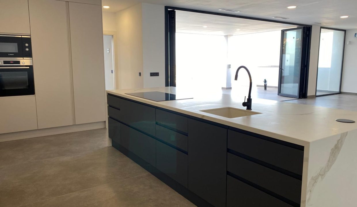 10e61b3c-f4f5-44e5-b1e9-47cdb288a497