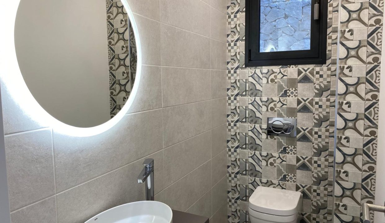 1674a5e3-0f7e-4cd1-a0ed-ff0aba40dbc1