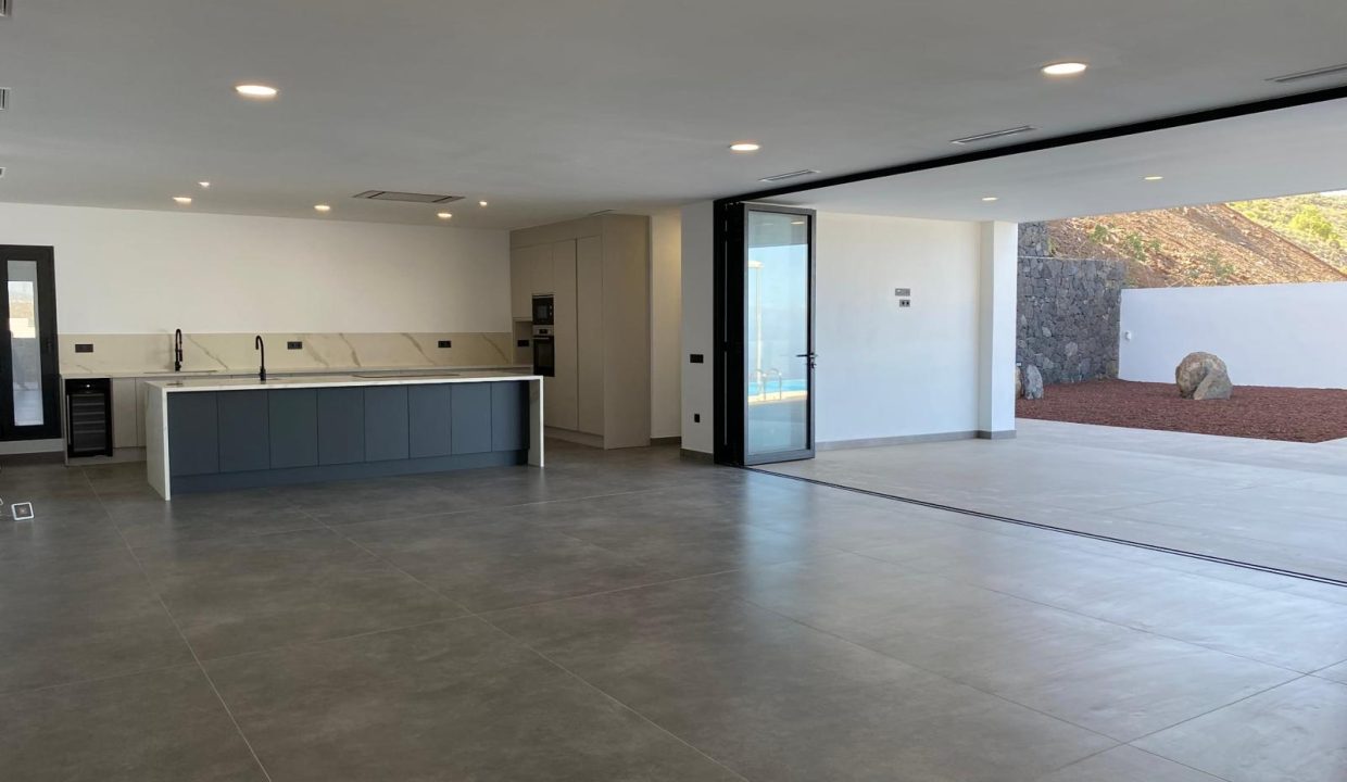 4c25cf5b-d34f-4655-90a0-0cc4174492e8