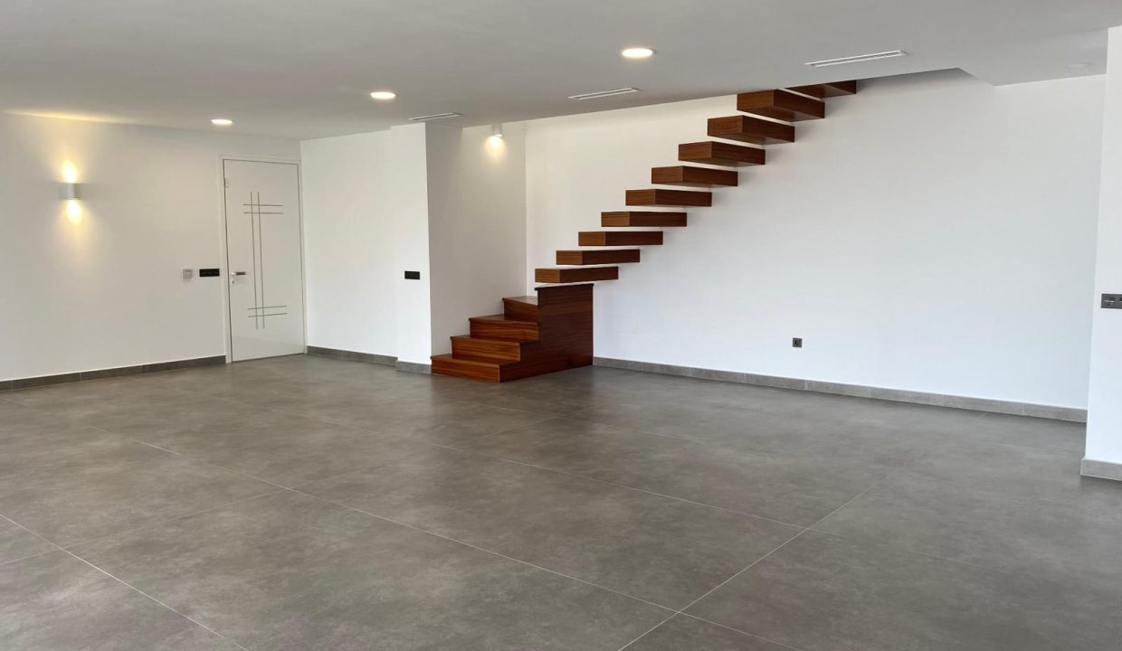 7fce27f9-491c-49ec-91af-7daebf3b8aa1