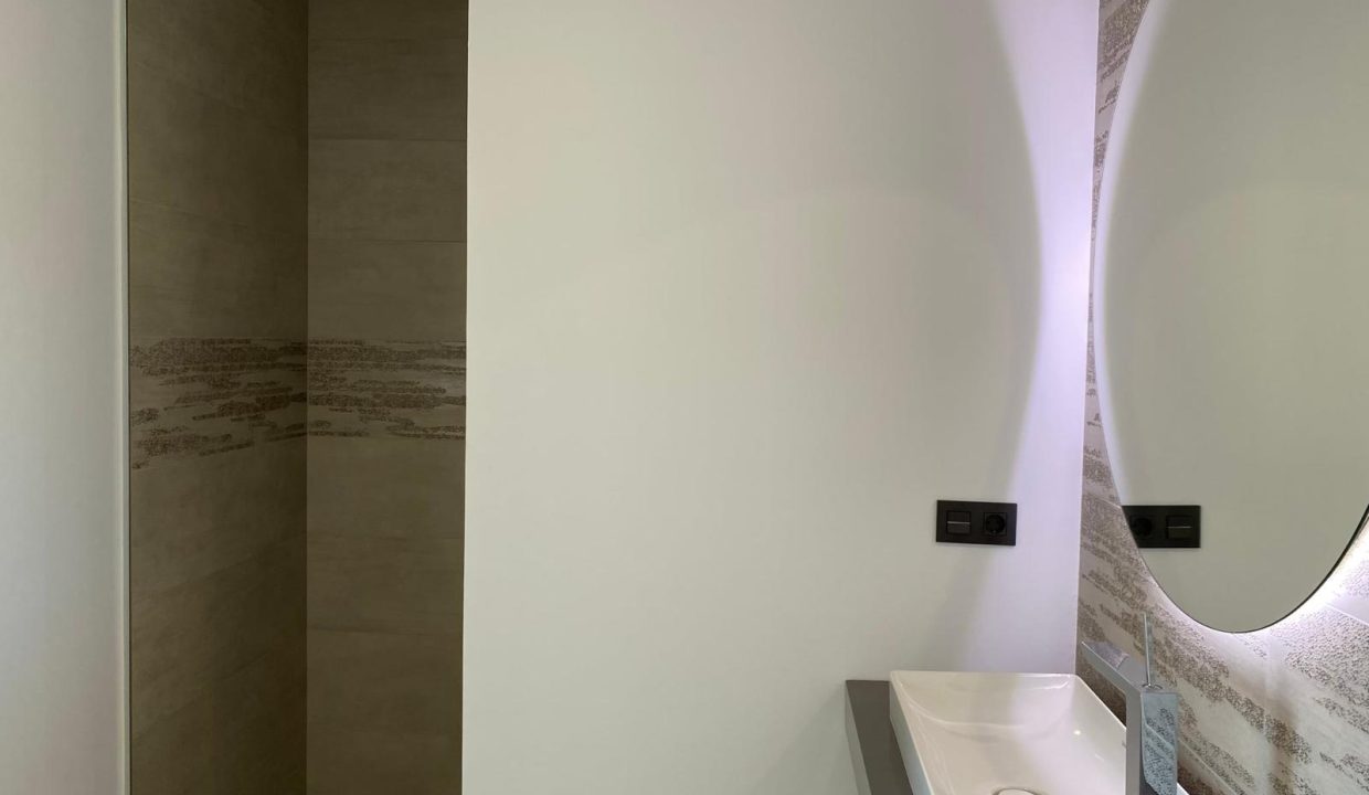 821fa7d4-7fe2-4348-8553-2d964ca7f742