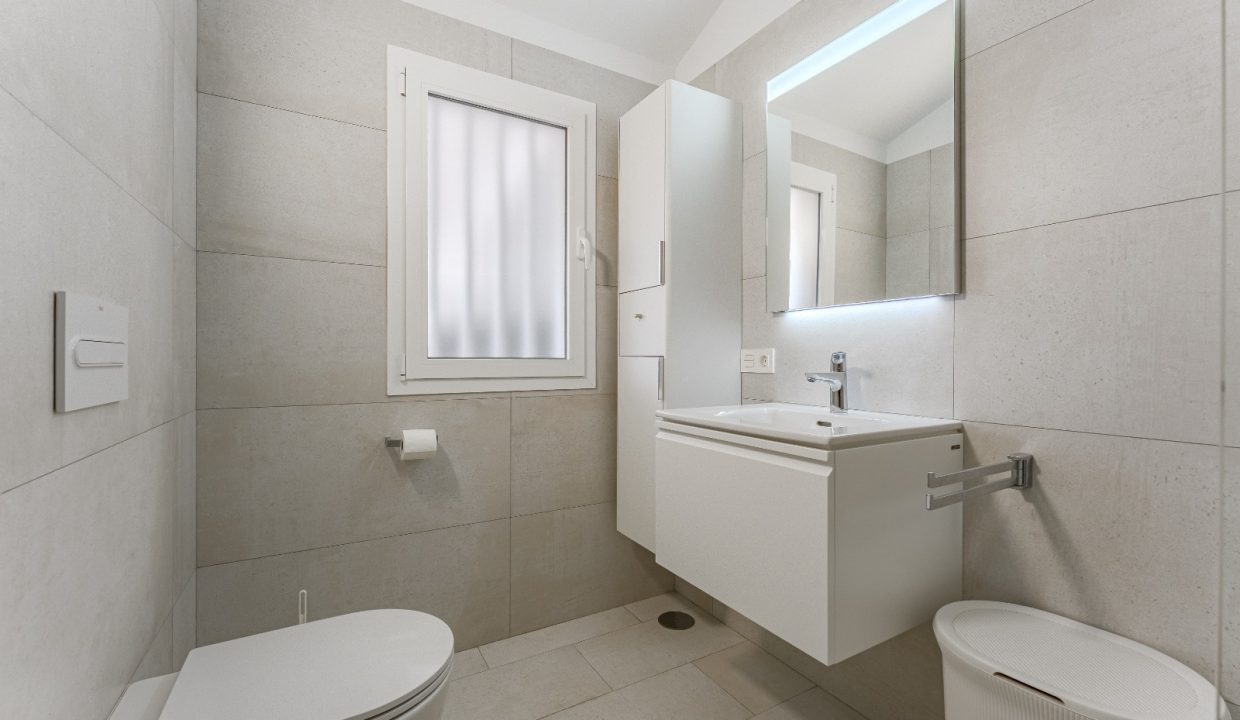 a0004348-2c48-48ef-ba12-8d251d628a81