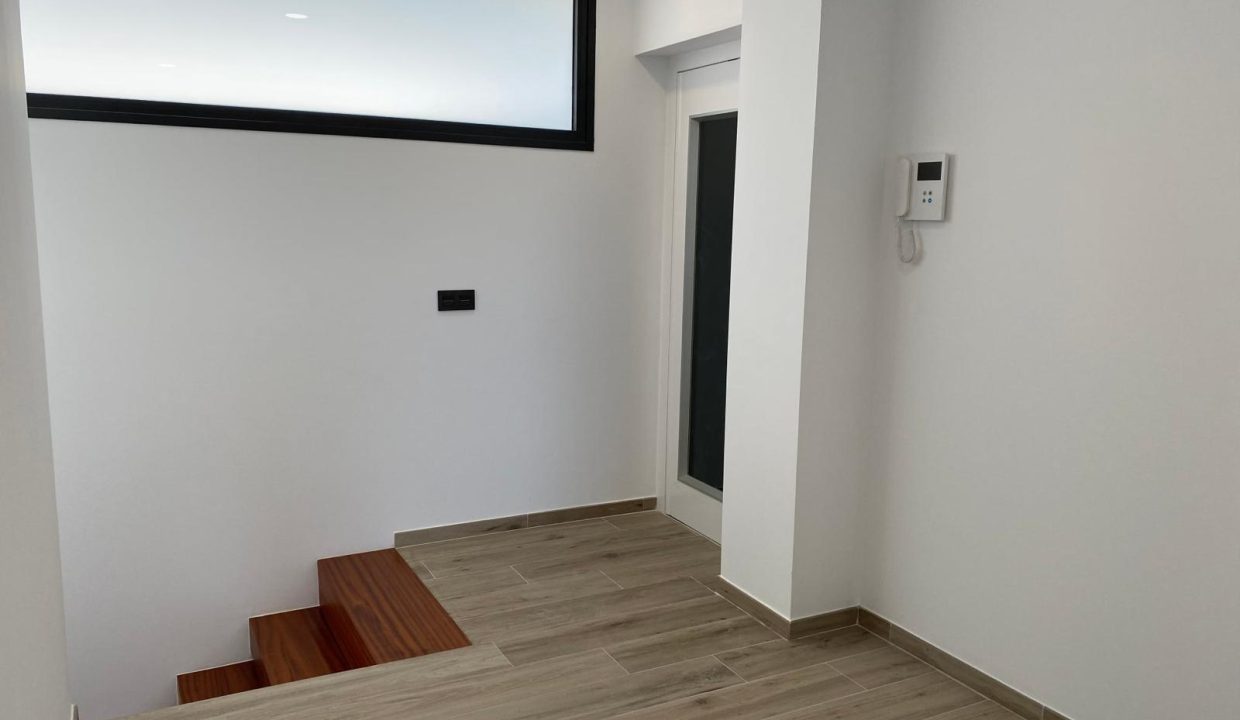 a4262172-d27d-4cd9-ac08-38b7a1a5309b