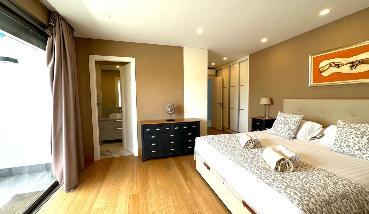 att.-NaWanv0BD98T4mQn7-q7MsER4uFp98qi4PQ55V49Z0