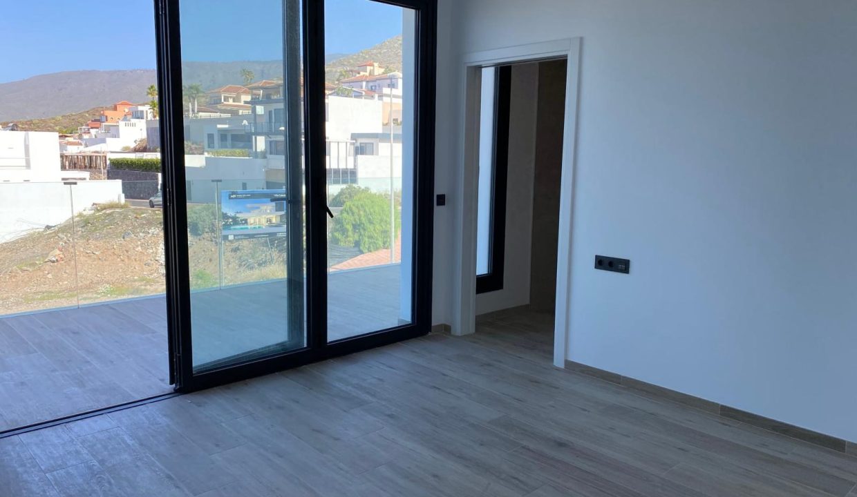 b11a9f0c-11c8-48d9-a122-1ba3ceb9418d