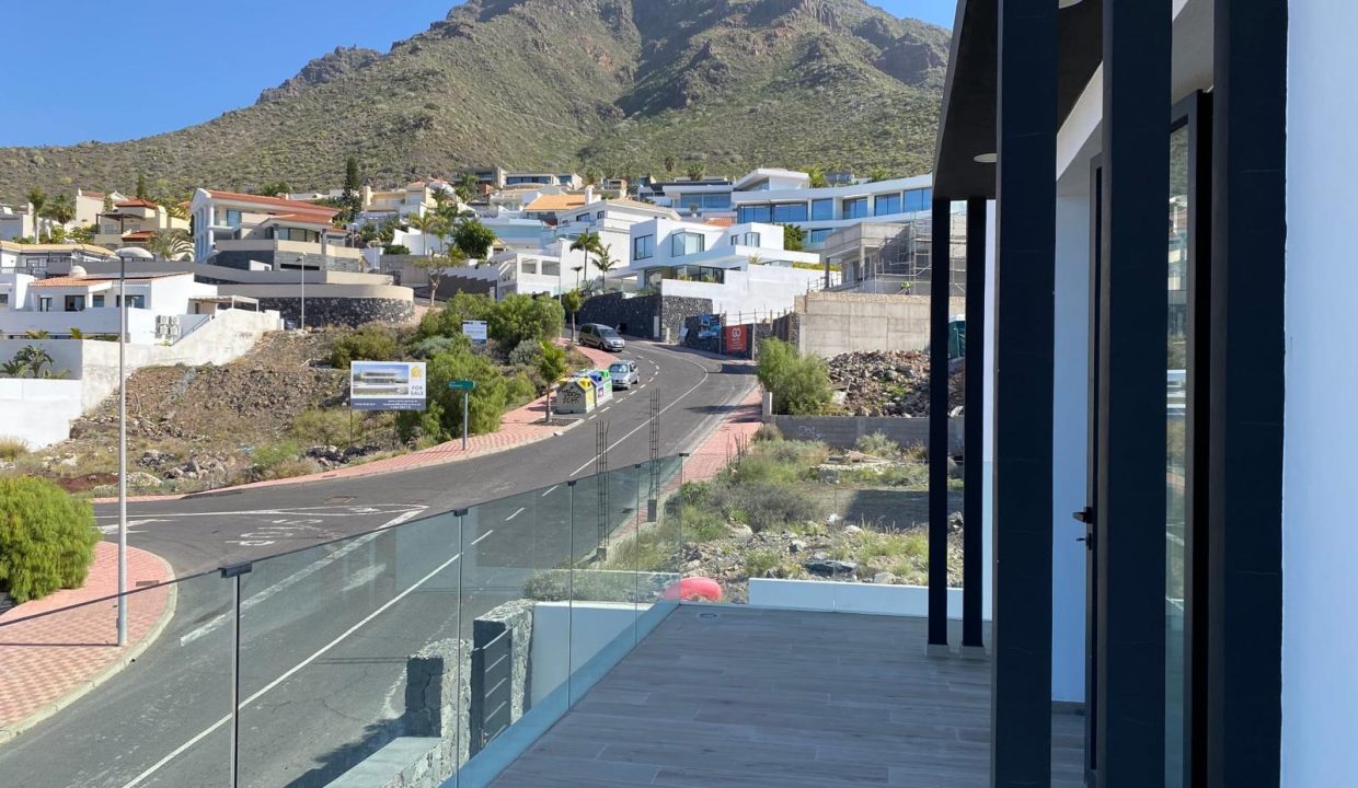 b5b59f99-9e15-4e21-b6da-6e369815c8ec