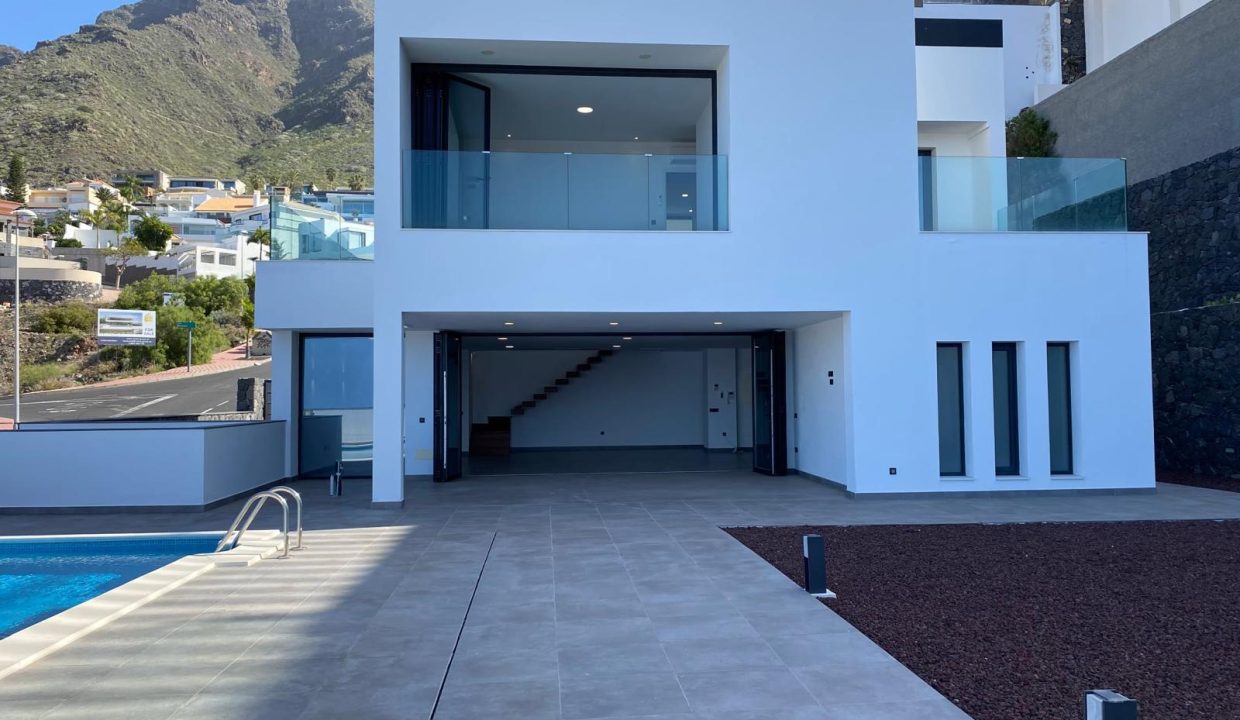 c272dd70-8ebe-4100-9808-ab9c945062e7