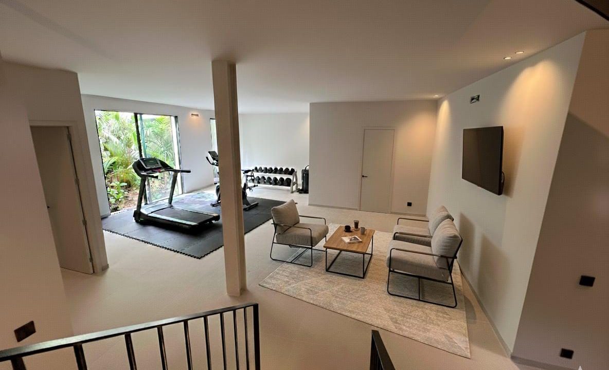 fbe53651-f62d-490d-b6df-a6dd5d8c8907